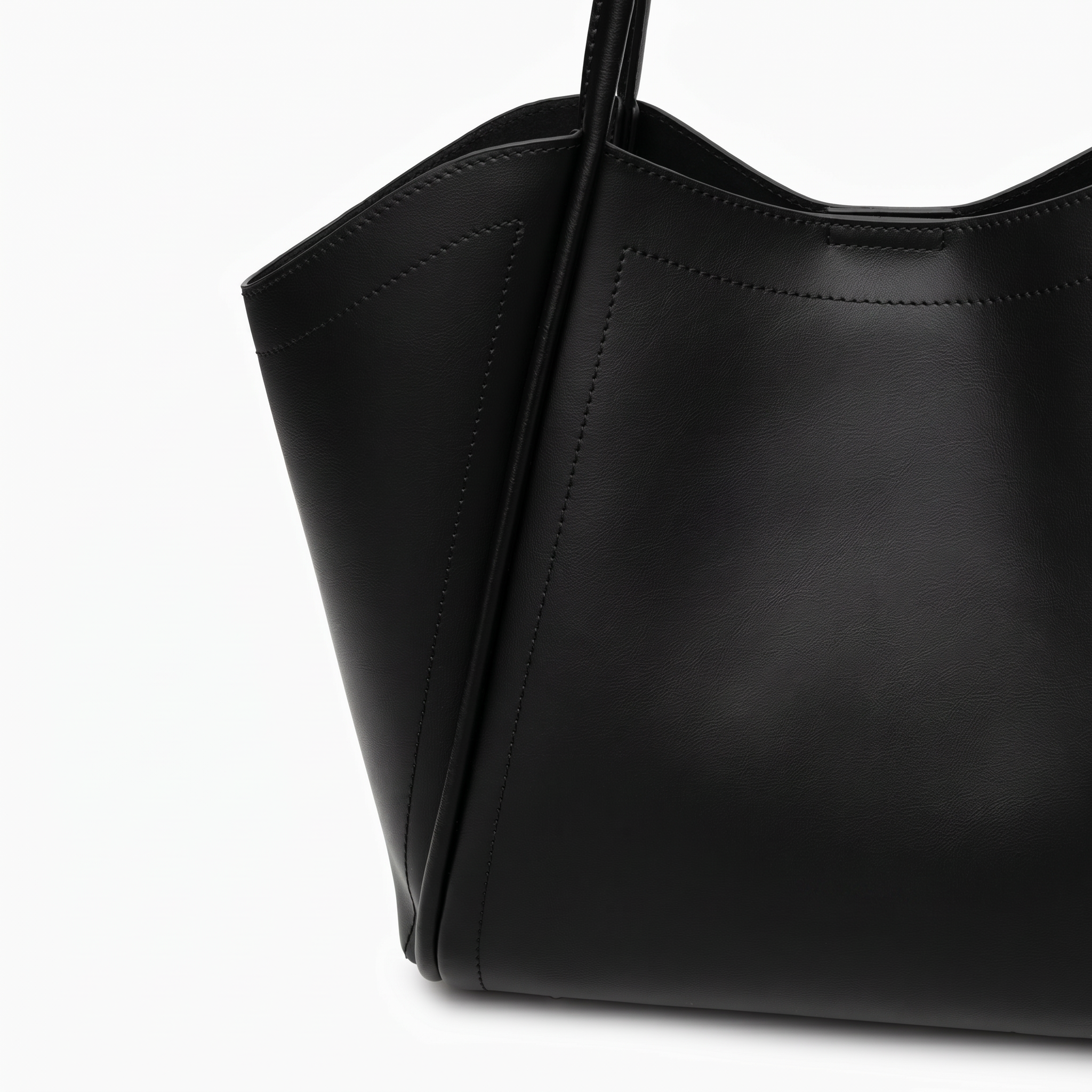 Elara Shoulder Bag